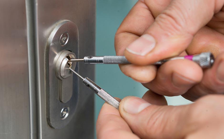 ouvrir une porte claquée Nandy